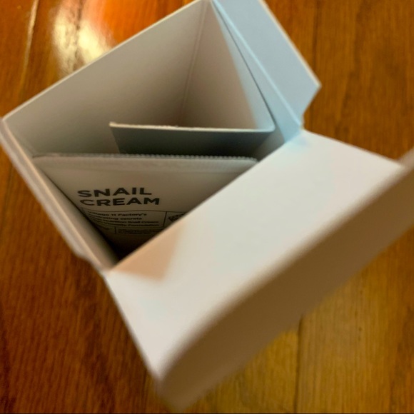 Village 11 Factory Snail Cream 20 ml / 0.67 fl oz - Picture 6 of 6